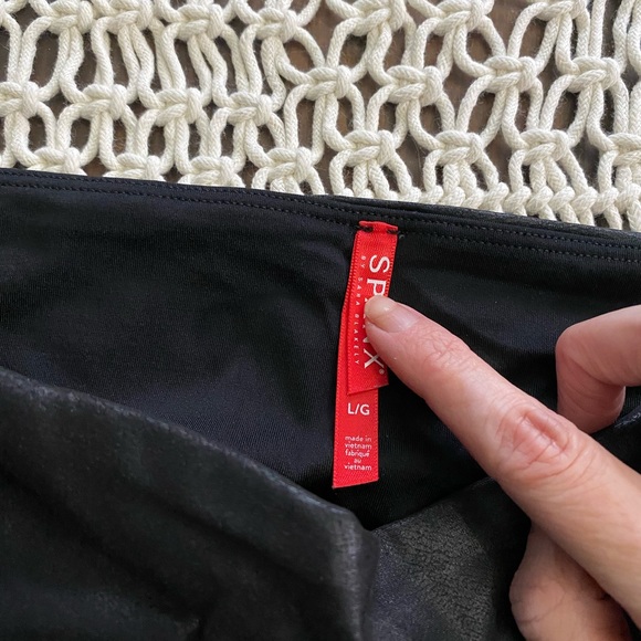 Spanx high rise faux leather leggings - Picture 3 of 5